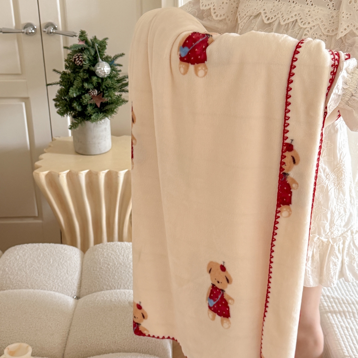 91家纺网 家纺一手货源 找家纺 （总）澳萝拉 2025新款230g高克重全工艺牛奶绒三角针毛毯四季毯休闲毯毯子（稳定供货 不缺货）