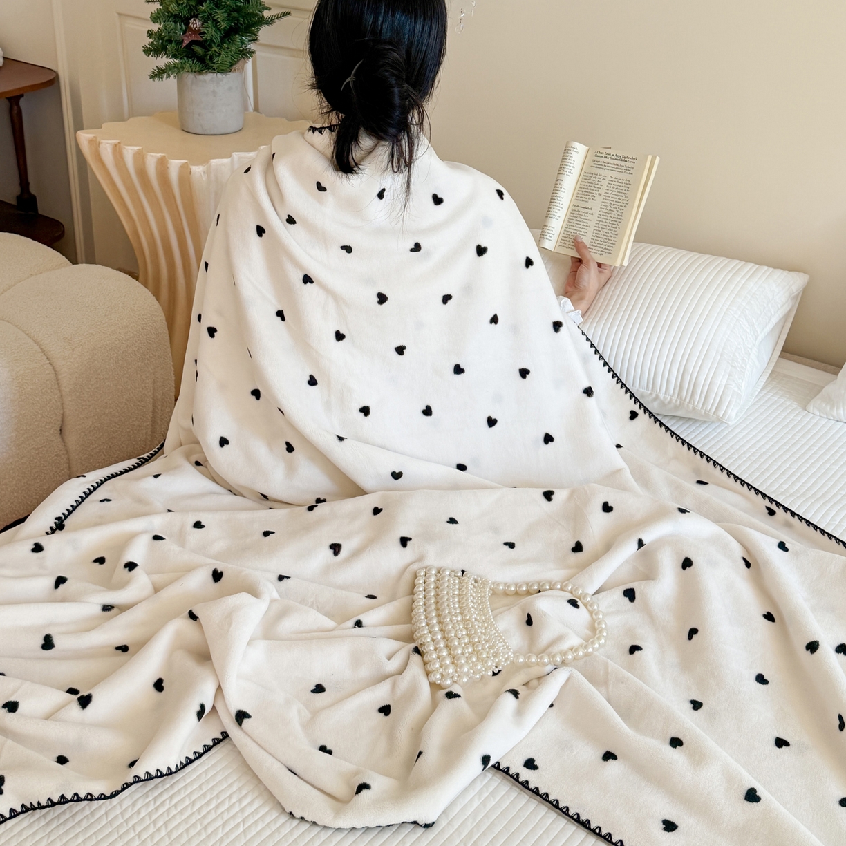 91家纺网 家纺一手货源 找家纺 澳萝拉 2025新款230g高克重全工艺牛奶绒三角针毛毯四季毯休闲毯毯子（稳定供货 不缺货） 点点爱心