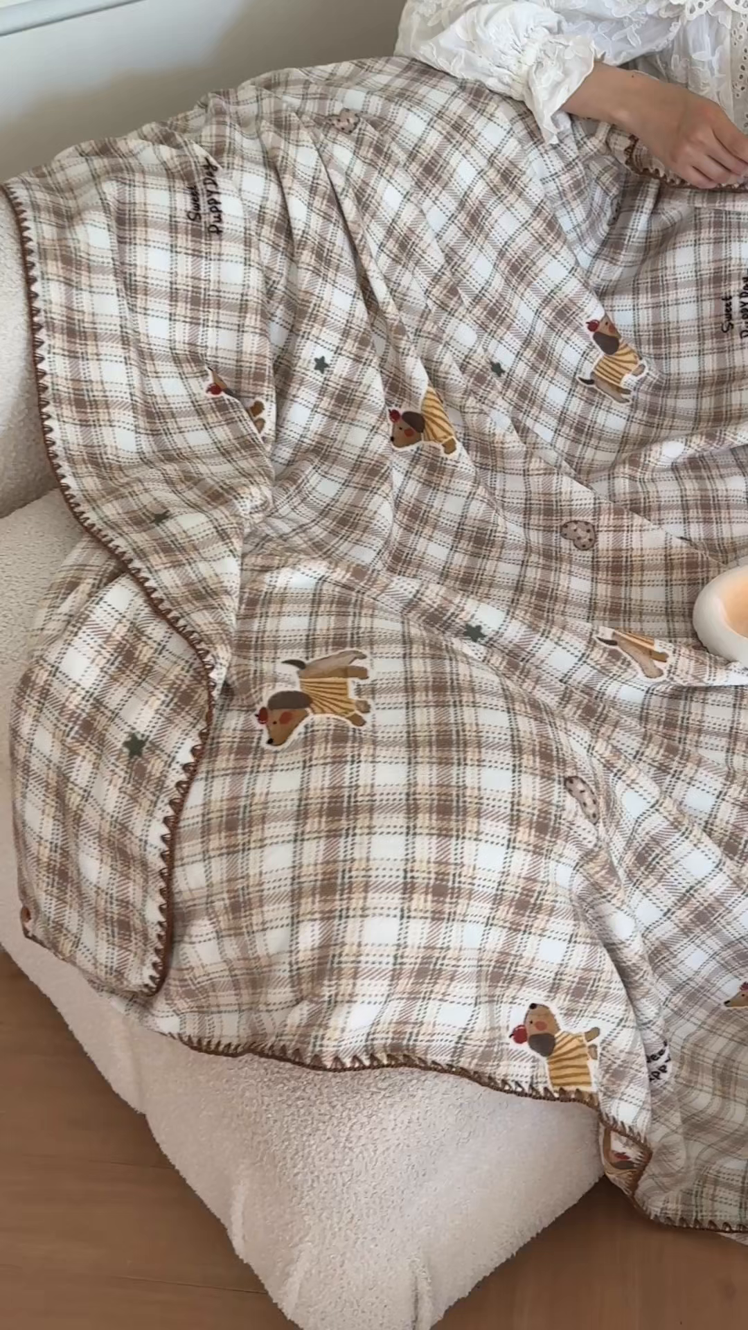 91家纺网 家纺一手货源 找家纺 澳萝拉 2025新款230g高克重全工艺牛奶绒三角针毛毯四季毯休闲毯毯子（稳定供货 不缺货） 格纹腊肠狗