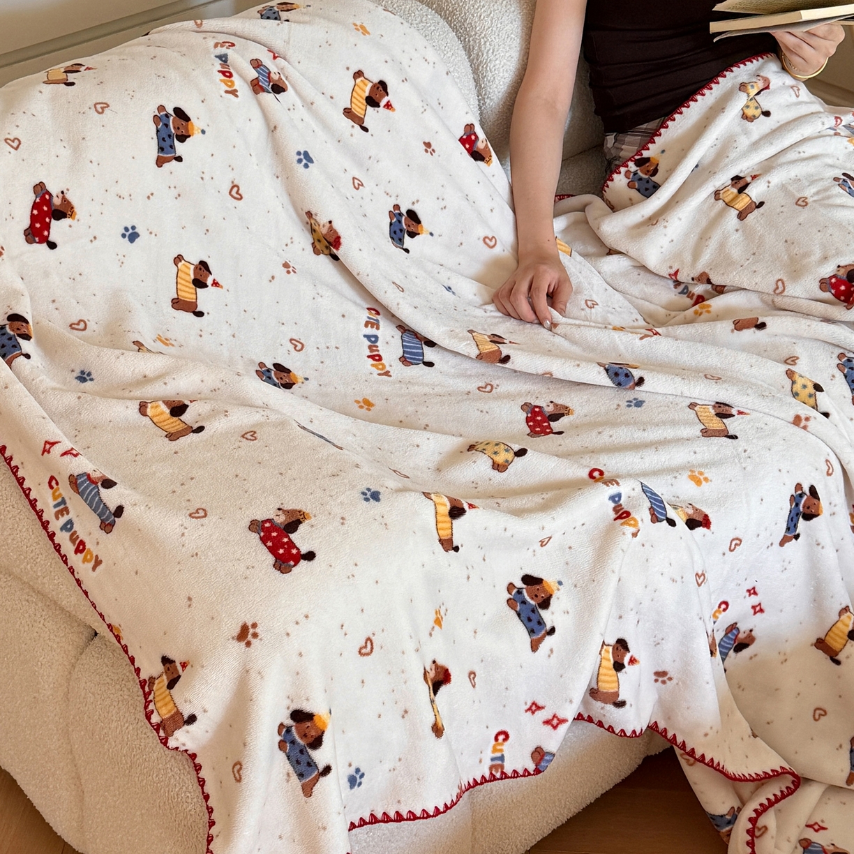 91家纺网 家纺一手货源 找家纺 澳萝拉 2025新款230g高克重全工艺牛奶绒三角针毛毯四季毯休闲毯毯子（稳定供货 不缺货） 腊肠小狗