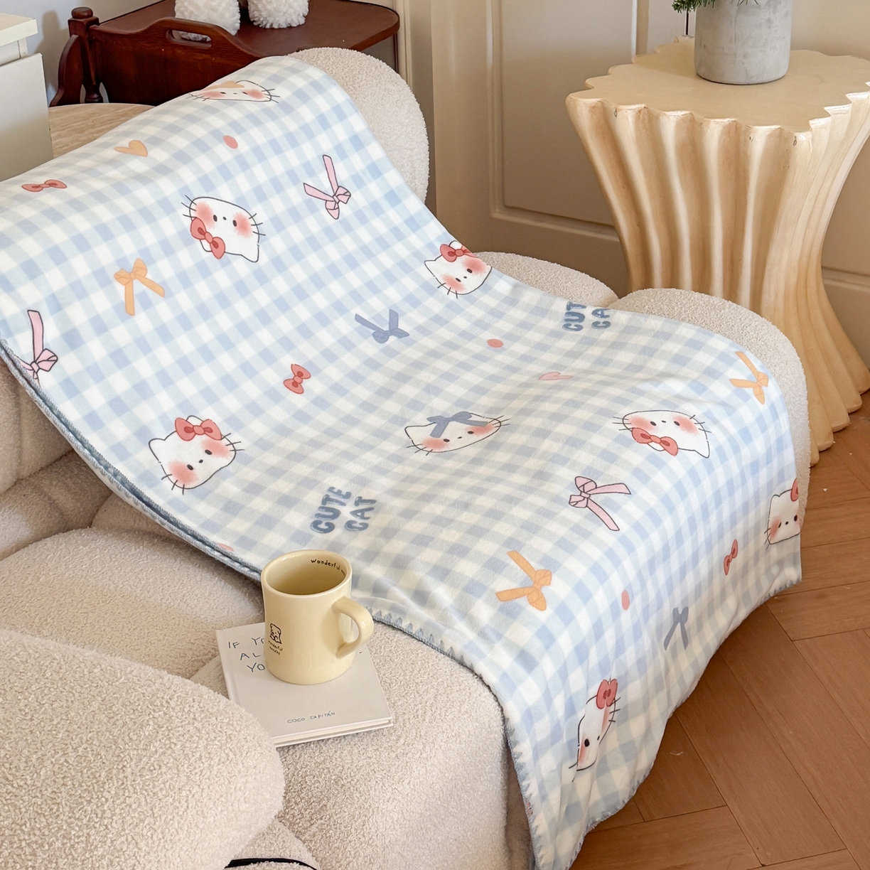 91家纺网 家纺一手货源 找家纺 澳萝拉 2025新款230g高克重全工艺牛奶绒三角针毛毯四季毯休闲毯毯子（稳定供货 不缺货） 蓝格猫咪