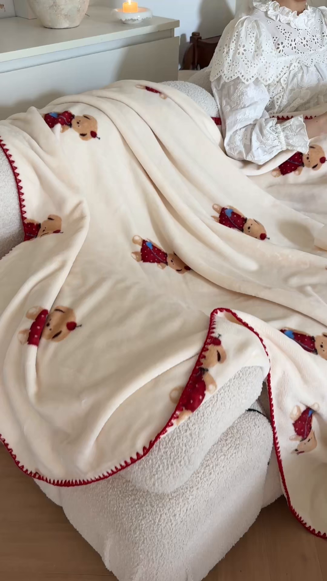 91家纺网 家纺一手货源 找家纺 澳萝拉 2025新款230g高克重全工艺牛奶绒三角针毛毯四季毯休闲毯毯子（稳定供货 不缺货） 苹果小熊