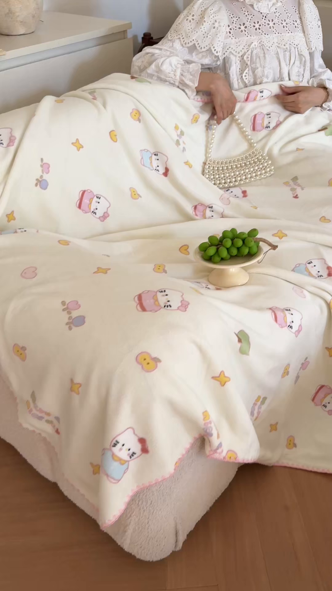 91家纺网 家纺一手货源 找家纺 澳萝拉 2025新款230g高克重全工艺牛奶绒三角针毛毯四季毯休闲毯毯子（稳定供货 不缺货） 童趣嘟嘟猫