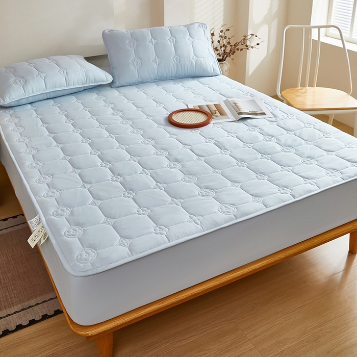 91家纺网 家纺一手货源 找家纺 瑞兴纺 2025年新款亲肤夹棉床笠床裙 床笠款：幸运格-海洋蓝