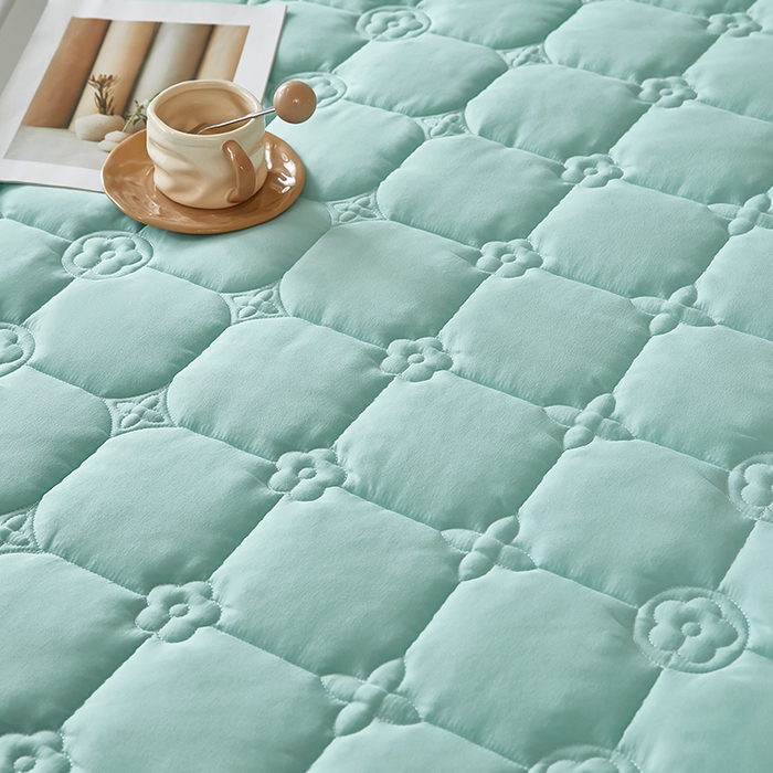 91家纺网 家纺一手货源 找家纺 瑞兴纺 2025年新款亲肤夹棉床笠床裙 床笠款：幸运格-梦兰