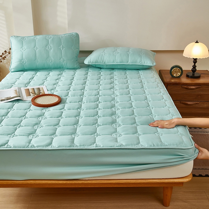 91家纺网 家纺一手货源 找家纺 瑞兴纺 2025年新款亲肤夹棉床笠床裙 床笠款：幸运格-梦兰