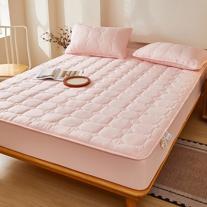 91家纺网 家纺一手货源 找家纺 瑞兴纺 2025年新款亲肤夹棉床笠床裙 床笠款：幸运格-雅典玉