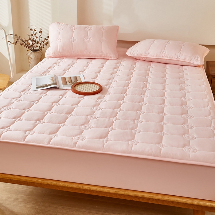 91家纺网 家纺一手货源 找家纺 瑞兴纺 2025年新款亲肤夹棉床笠床裙 床笠款：幸运格-雅典玉