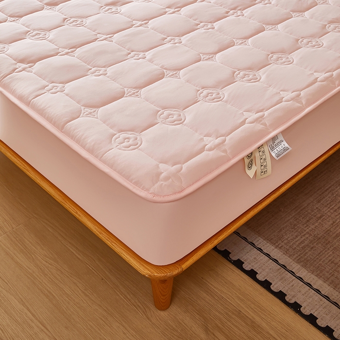 91家纺网 家纺一手货源 找家纺 瑞兴纺 2025年新款亲肤夹棉床笠床裙 床笠款：幸运格-雅典玉