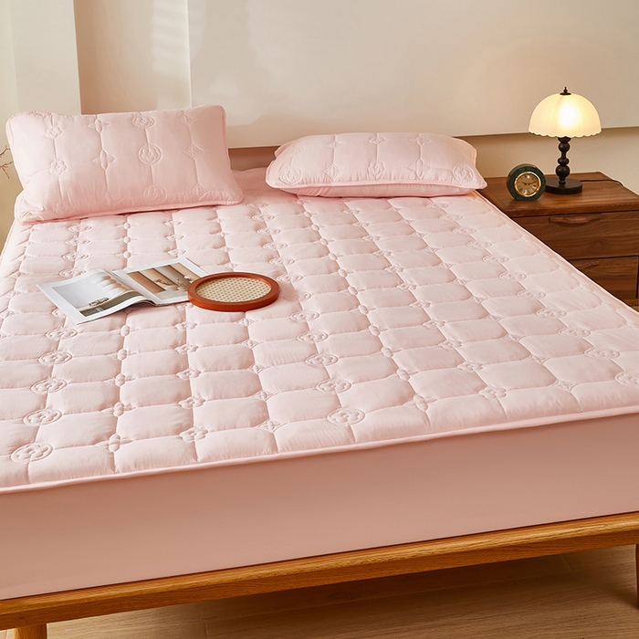 91家纺网 家纺一手货源 找家纺 瑞兴纺 2025年新款亲肤夹棉床笠床裙 床笠款：幸运格-雅典玉