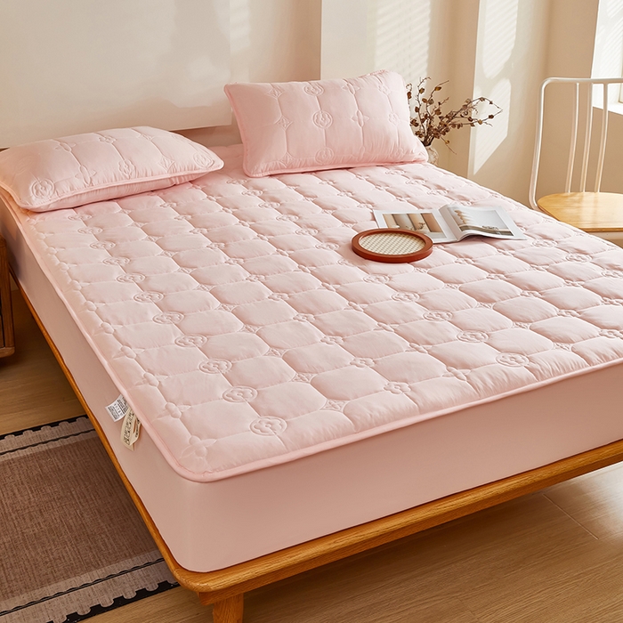 91家纺网 家纺一手货源 找家纺 瑞兴纺 2025年新款亲肤夹棉床笠床裙 床笠款：幸运格-雅典玉