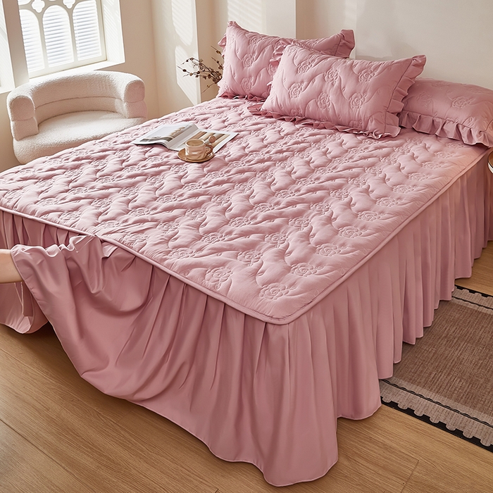 91家纺网 家纺一手货源 找家纺 瑞兴纺 2025年新款亲肤夹棉床笠床裙 床裙花边款：繁花-豆沙粉