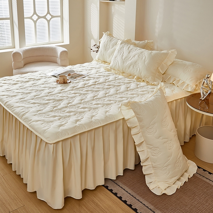 91家纺网 家纺一手货源 找家纺 瑞兴纺 2025年新款亲肤夹棉床笠床裙 床裙花边款：繁花-米白