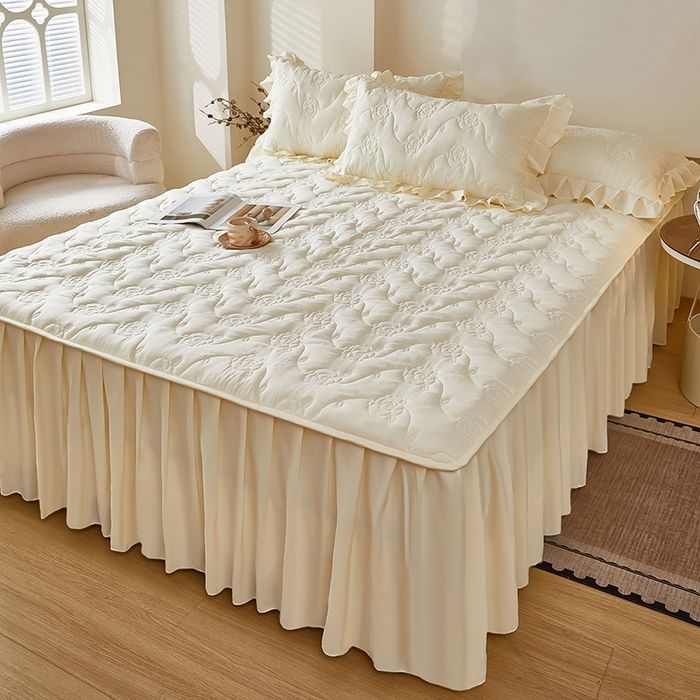 91家纺网 家纺一手货源 找家纺 瑞兴纺 2025年新款亲肤夹棉床笠床裙 床裙花边款：繁花-米白