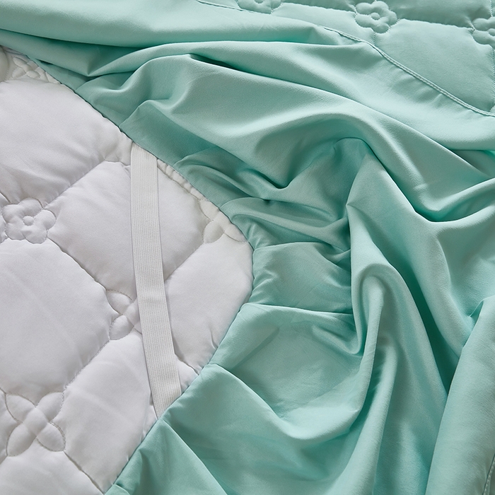 91家纺网 家纺一手货源 找家纺 瑞兴纺 2025年新款亲肤夹棉床笠床裙 床裙花边款：幸运格-梦兰