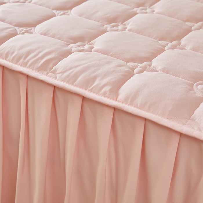 91家纺网 家纺一手货源 找家纺 瑞兴纺 2025年新款亲肤夹棉床笠床裙 床裙花边款：幸运格-雅典玉