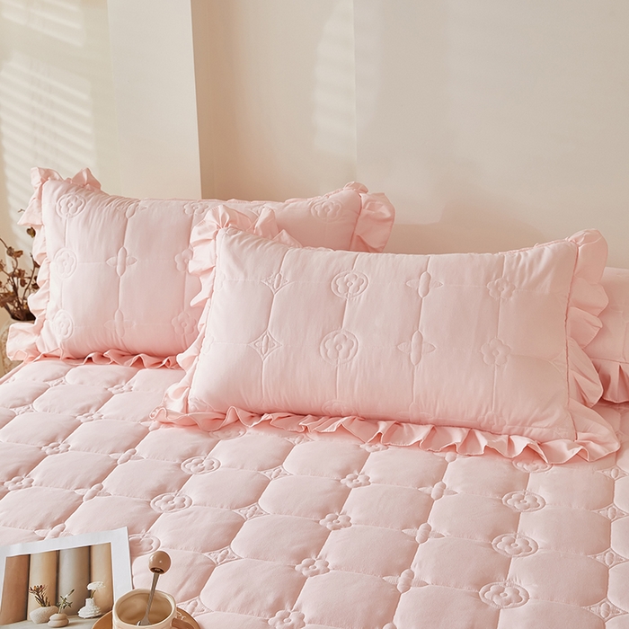 91家纺网 家纺一手货源 找家纺 瑞兴纺 2025年新款亲肤夹棉床笠床裙 床裙花边款：幸运格-雅典玉