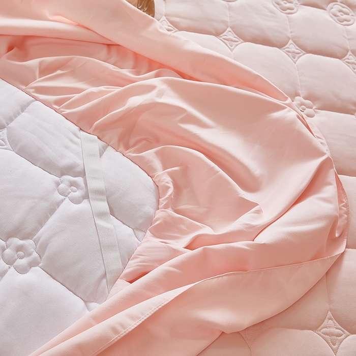 91家纺网 家纺一手货源 找家纺 瑞兴纺 2025年新款亲肤夹棉床笠床裙 床裙花边款：幸运格-雅典玉