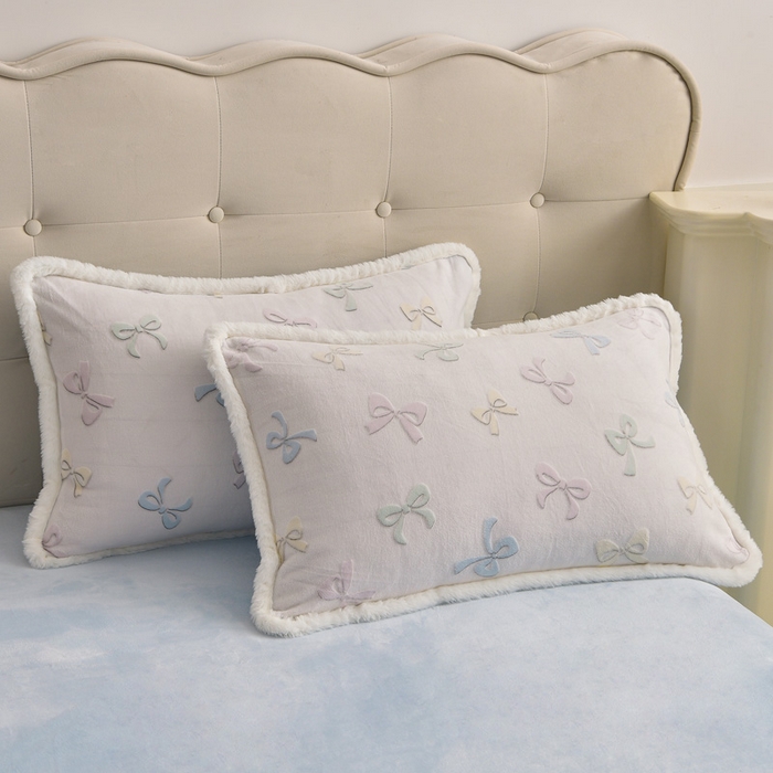 91家纺网 家纺一手货源 找家纺 （总）畅畅家纺 2025新款高克重兔毛大包边立体雕花牛奶绒床单四件套