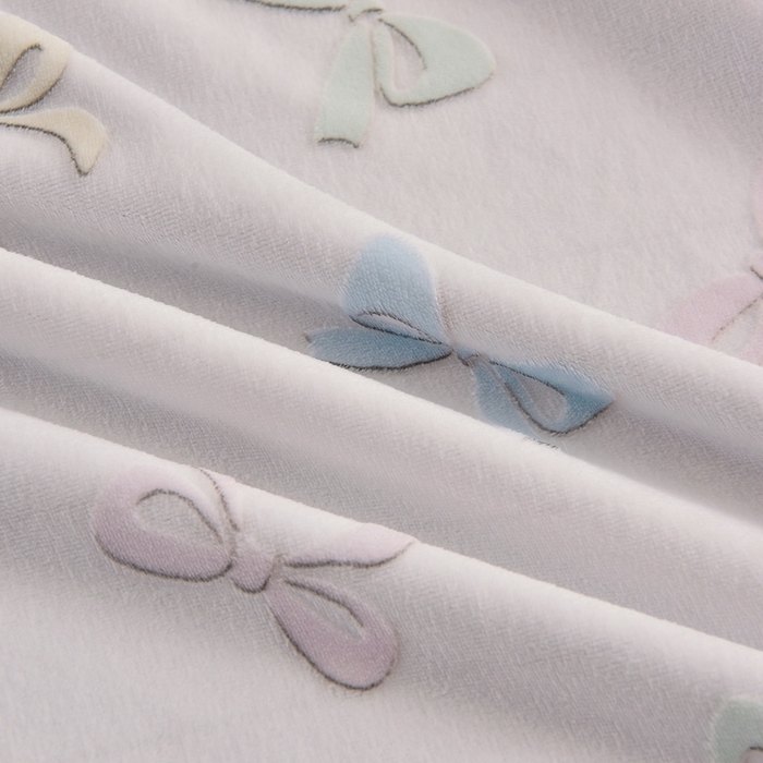 91家纺网 家纺一手货源 找家纺 （总）畅畅家纺 2025新款高克重兔毛大包边立体雕花牛奶绒床单四件套