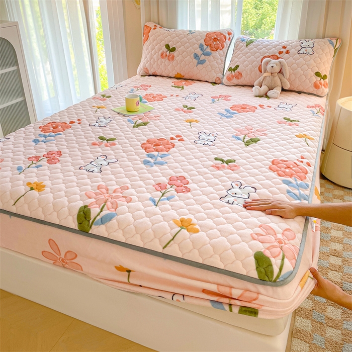 康纳利 2025新款A类抗菌加厚牛奶绒印花夹棉床笠可搭配同款四件套 花间小兔