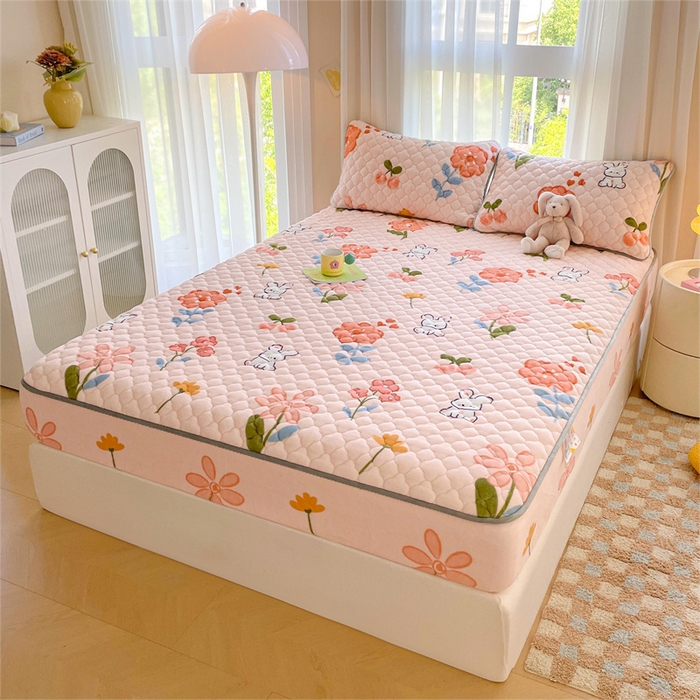 91家纺网 家纺一手货源 找家纺 康纳利 2025新款A类抗菌加厚牛奶绒印花夹棉床笠可搭配同款四件套 花间小兔