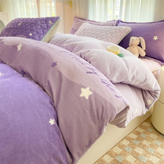 91家纺网 家纺一手货源 找家纺 康纳利 2025新款A类抗菌加厚牛奶绒印花夹棉床笠可搭配同款四件套 梦幻星空