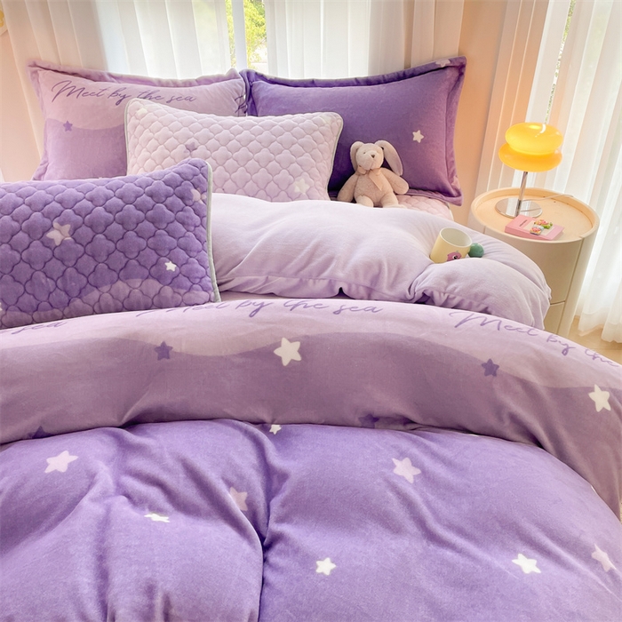 91家纺网 家纺一手货源 找家纺 康纳利 2025新款A类抗菌加厚牛奶绒印花夹棉床笠可搭配同款四件套 梦幻星空