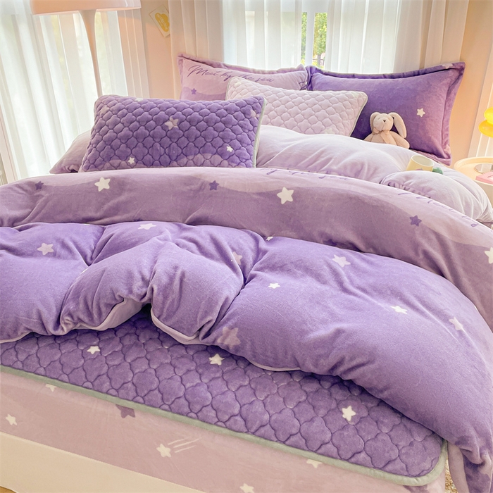 91家纺网 家纺一手货源 找家纺 康纳利 2025新款A类抗菌加厚牛奶绒印花夹棉床笠可搭配同款四件套 梦幻星空