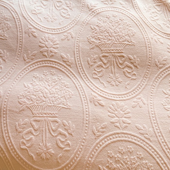 91家纺网 家纺一手货源 找家纺 花香四季家纺 2025新款牛奶绒夹棉床盖单件三件套-浪漫花语 浪漫花语-樱花粉