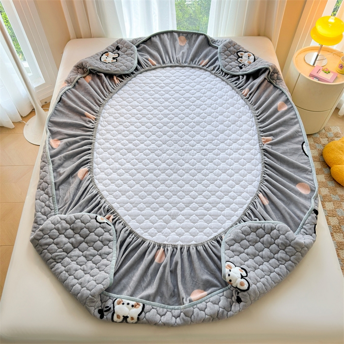 91家纺网 家纺一手货源 找家纺 康纳利 2025新款A类抗菌加厚牛奶绒印花夹棉床笠可搭配同款四件套 波点兔