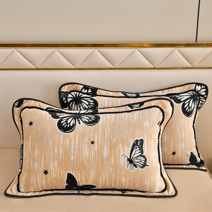 91家纺网 家纺一手货源 找家纺 赫本 2025新品8斤爆品牛奶绒四件套床裙款金雕绒法莱绒四套件 蝶语-咖