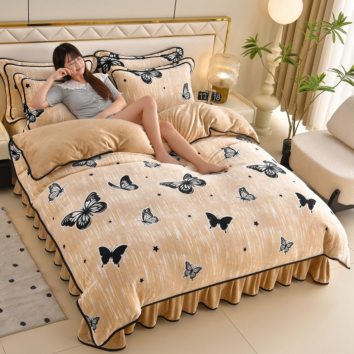 91家纺网 家纺一手货源 找家纺 赫本 2025新品8斤爆品牛奶绒四件套床裙款金雕绒法莱绒四套件 蝶语-咖