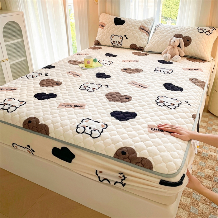 康纳利 2025新款A类抗菌加厚牛奶绒印花夹棉床笠可搭配同款四件套 哈尼小熊