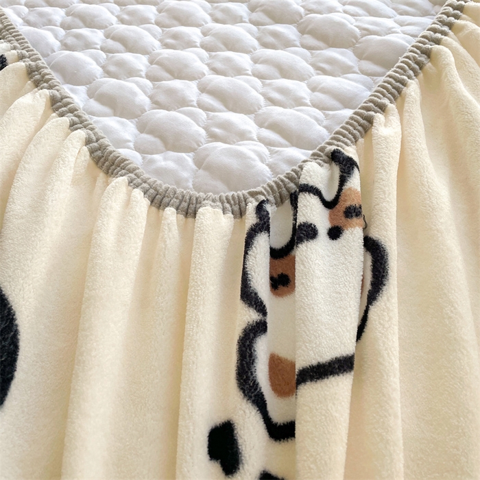 91家纺网 家纺一手货源 找家纺 康纳利 2025新款A类抗菌加厚牛奶绒印花夹棉床笠可搭配同款四件套 哈尼小熊