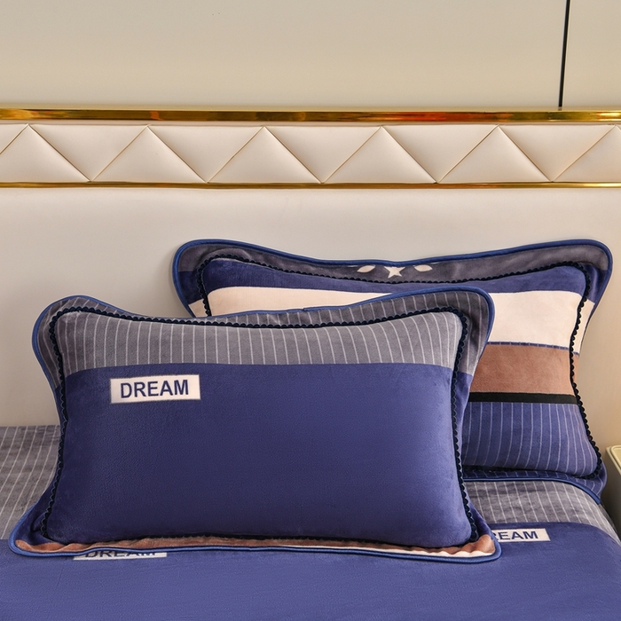 91家纺网 家纺一手货源 找家纺 赫本 2025新品8斤爆品牛奶绒四件套床裙款金雕绒法莱绒四套件 简希