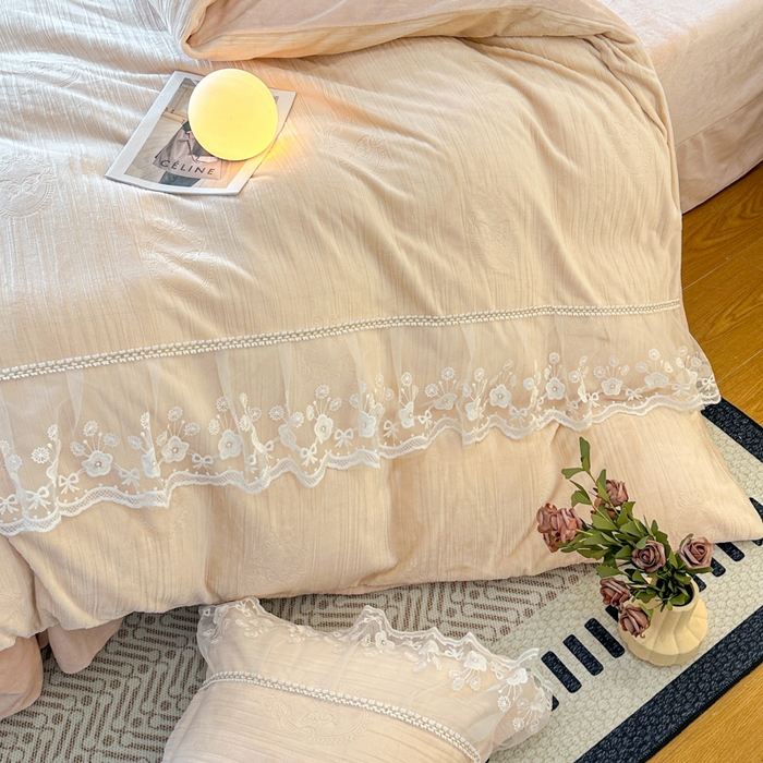 91家纺网 家纺一手货源 找家纺 诺梵家纺 2025新款韩版蕾丝雕花款四件套-米兰达 米兰达-玉色