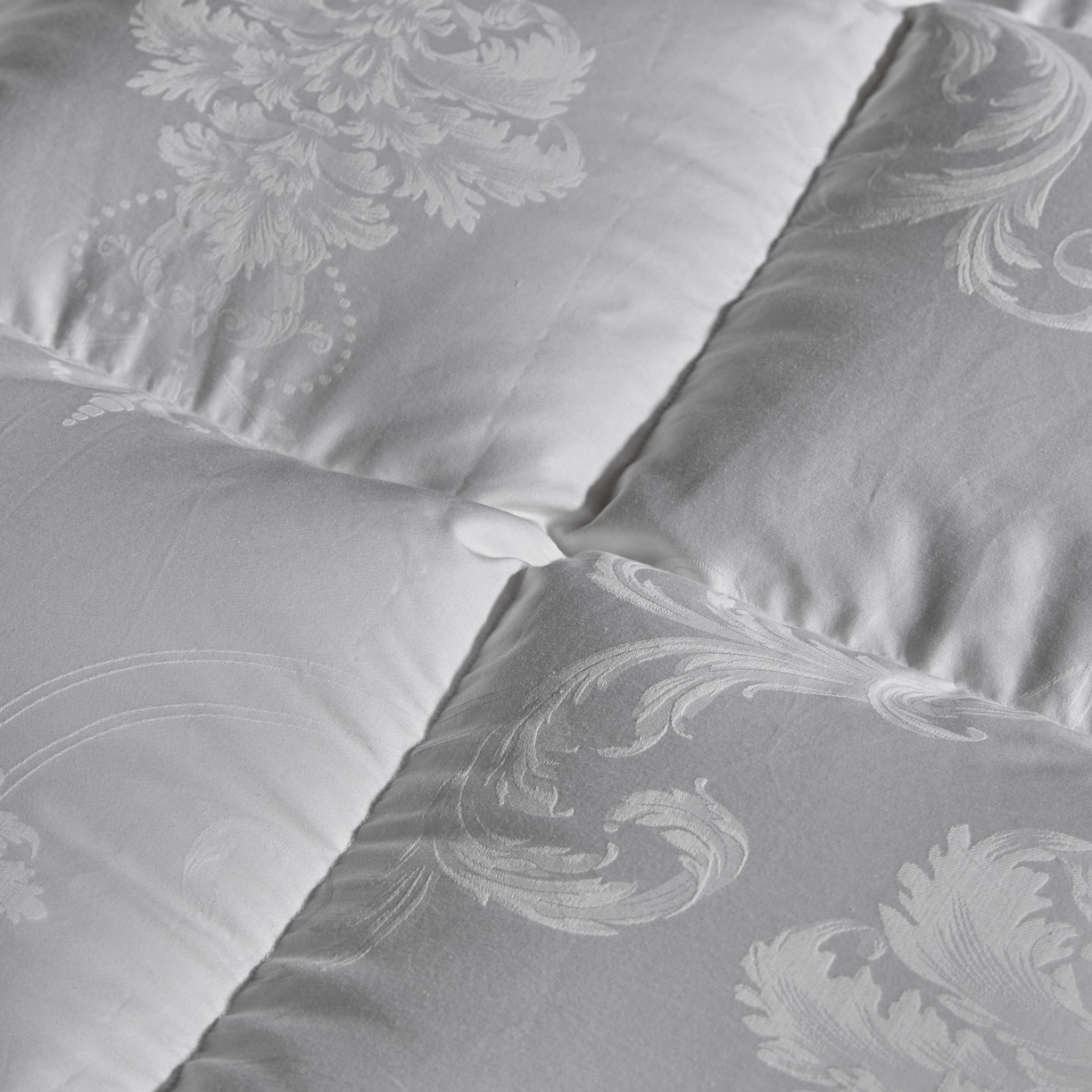 91家纺网 家纺一手货源 找家纺 （总）暖羽屋羽绒馆 2025新款羽毛被子 95白鹅绒丝被芯  羽绒被 加厚冬被