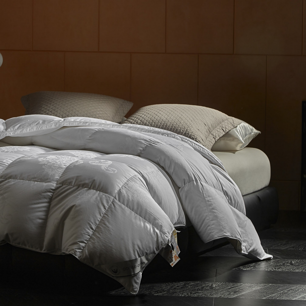 91家纺网 家纺一手货源 找家纺 暖羽屋羽绒馆 2025新款羽毛被子 95白鹅绒丝被芯  羽绒被 加厚冬被 雅馨 白色