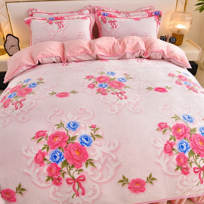 91家纺网 家纺一手货源 找家纺 赫本 2025新品8斤爆品牛奶绒四件套床裙款金雕绒法莱绒四套件 玫瑰花语