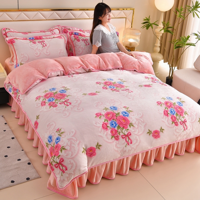 赫本 2025新品8斤爆品牛奶绒四件套床裙款金雕绒法莱绒四套件 玫瑰花语