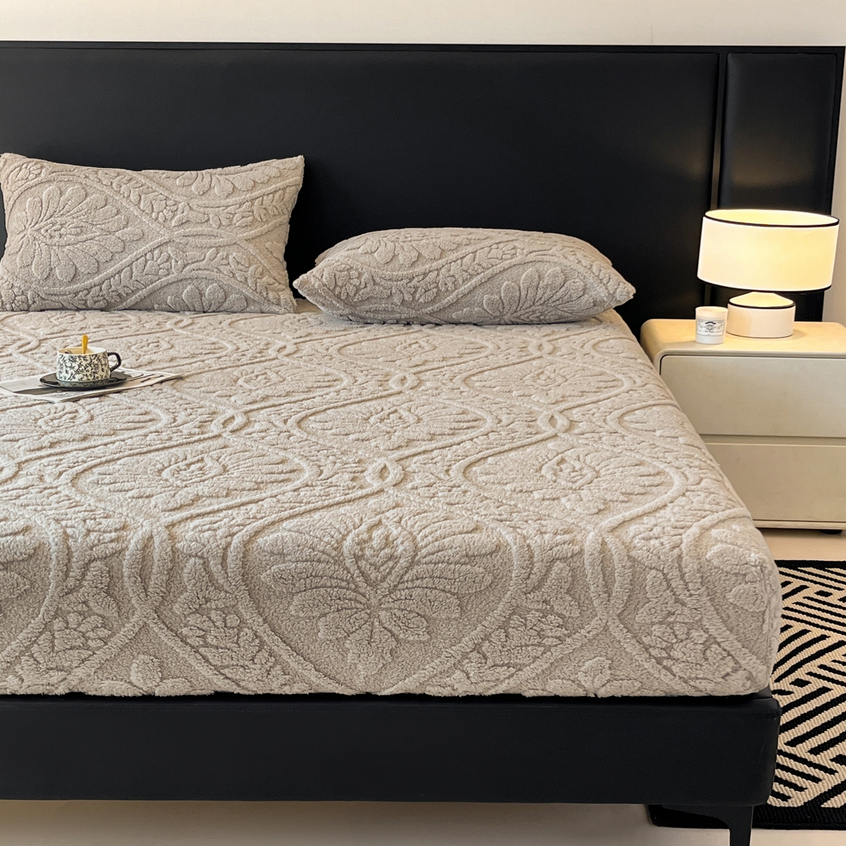 91家纺网 家纺一手货源 找家纺 欧邦 2025新款提花塔芙绒床笠单床笠床笠单件-繁花 繁花-月影灰