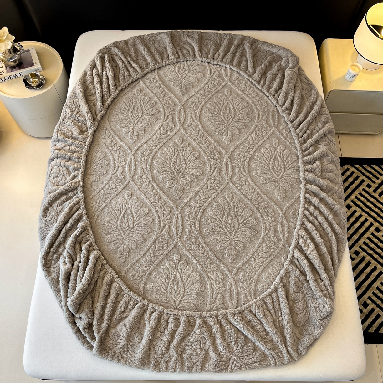 91家纺网 家纺一手货源 找家纺 欧邦 2025新款提花塔芙绒床笠单床笠床笠单件-繁花 繁花-月影灰