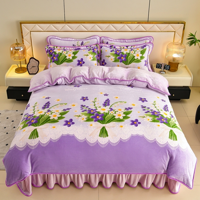 91家纺网 家纺一手货源 找家纺 赫本 2025新品8斤爆品牛奶绒四件套床裙款金雕绒法莱绒四套件 蔷薇