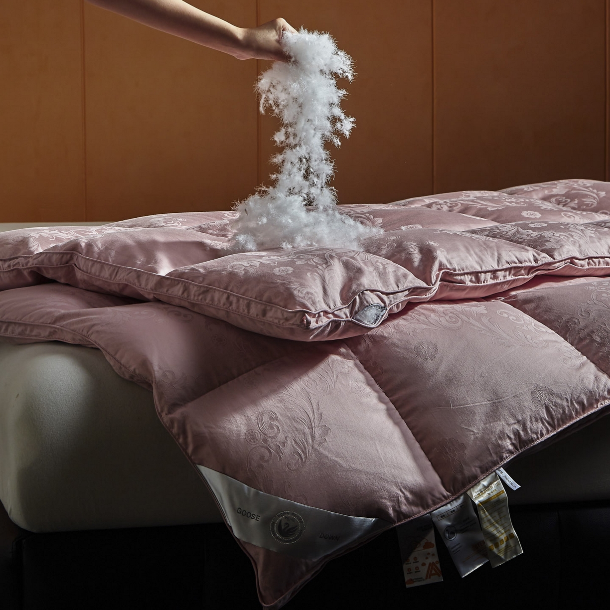 91家纺网 家纺一手货源 找家纺 暖羽屋羽绒馆 2025新款羽毛被子 95白鹅绒丝被芯  羽绒被 加厚冬被 雅馨 豆沙