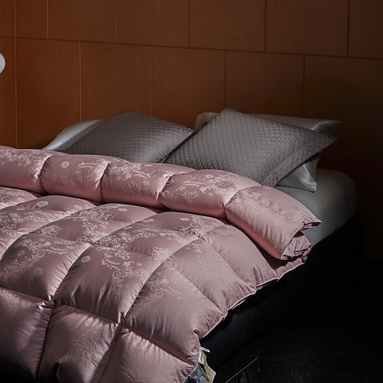 91家纺网 家纺一手货源 找家纺 暖羽屋羽绒馆 2025新款羽毛被子 95白鹅绒丝被芯  羽绒被 加厚冬被 雅馨 豆沙