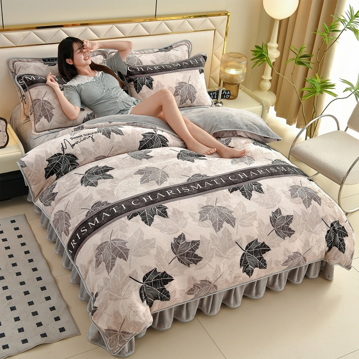 91家纺网 家纺一手货源 找家纺 赫本 2025新品8斤爆品牛奶绒四件套床裙款金雕绒法莱绒四套件 秋枫