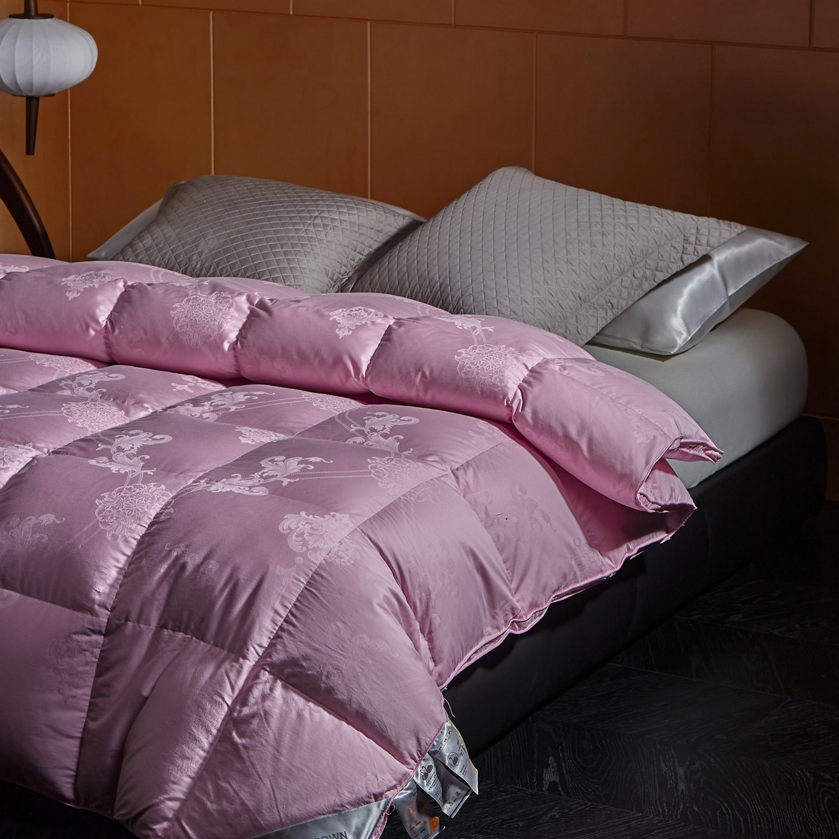 91家纺网 家纺一手货源 找家纺 暖羽屋羽绒馆 2025新款羽毛被子 95白鹅绒丝被芯  羽绒被 加厚冬被 雅馨 粉色