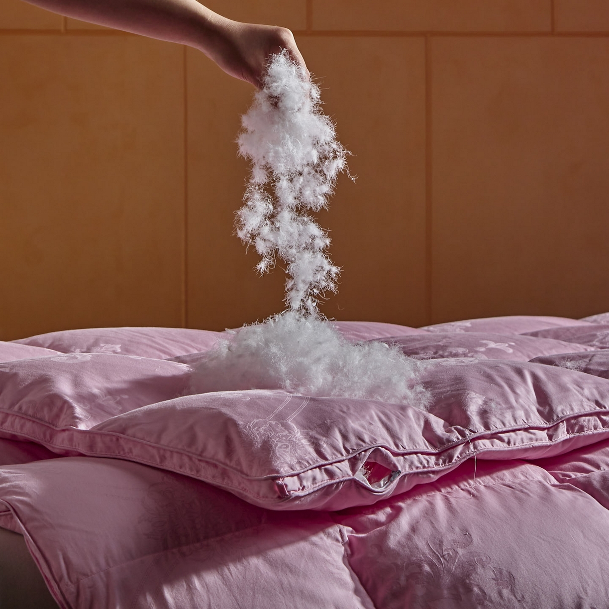 91家纺网 家纺一手货源 找家纺 暖羽屋羽绒馆 2025新款羽毛被子 95白鹅绒丝被芯  羽绒被 加厚冬被 雅馨 粉色