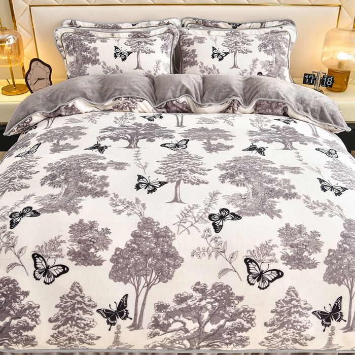 91家纺网 家纺一手货源 找家纺 赫本 2025新品8斤爆品牛奶绒四件套床裙款金雕绒法莱绒四套件 森林密语